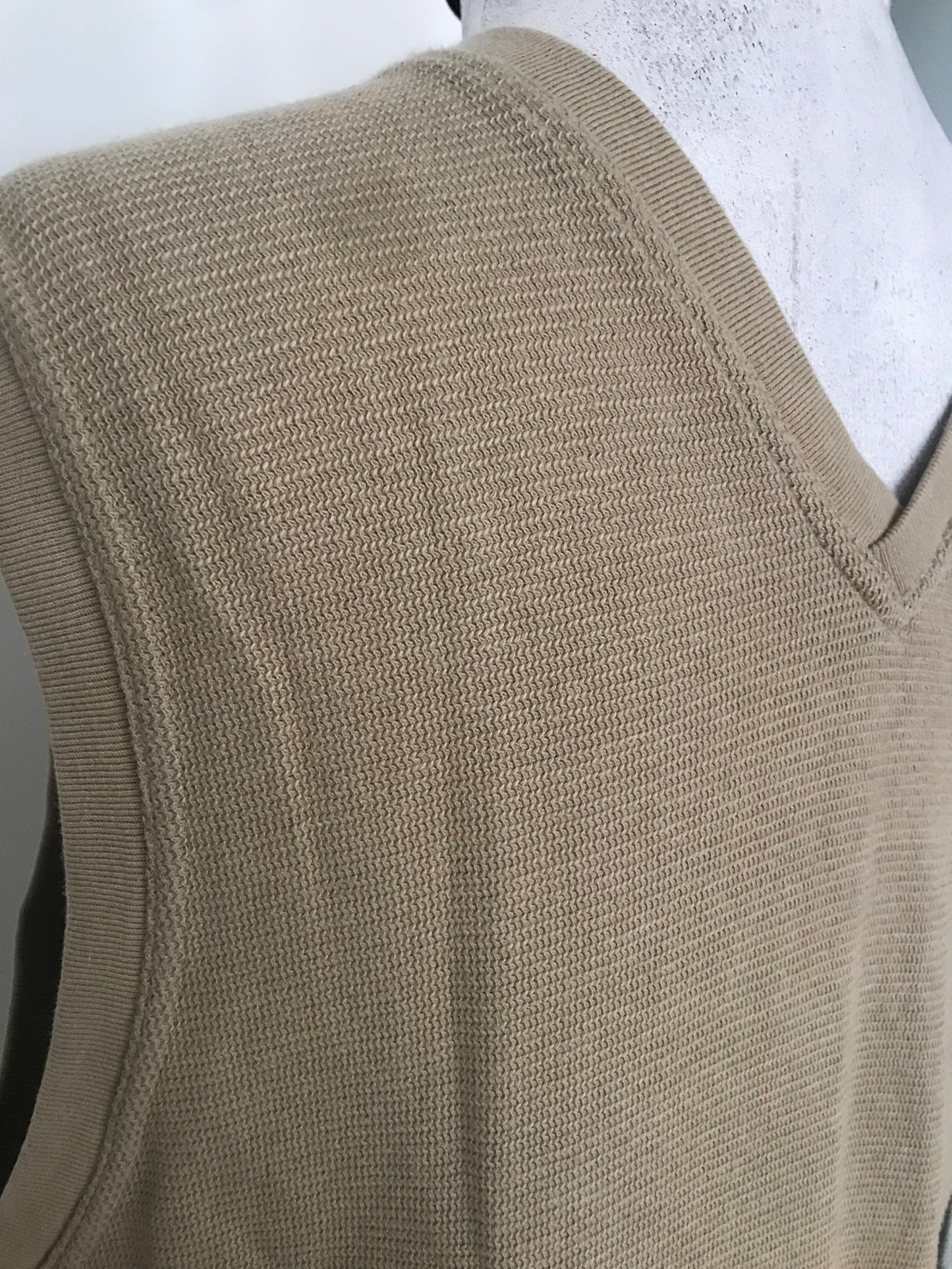 SV09- Beige cotton vest 40C