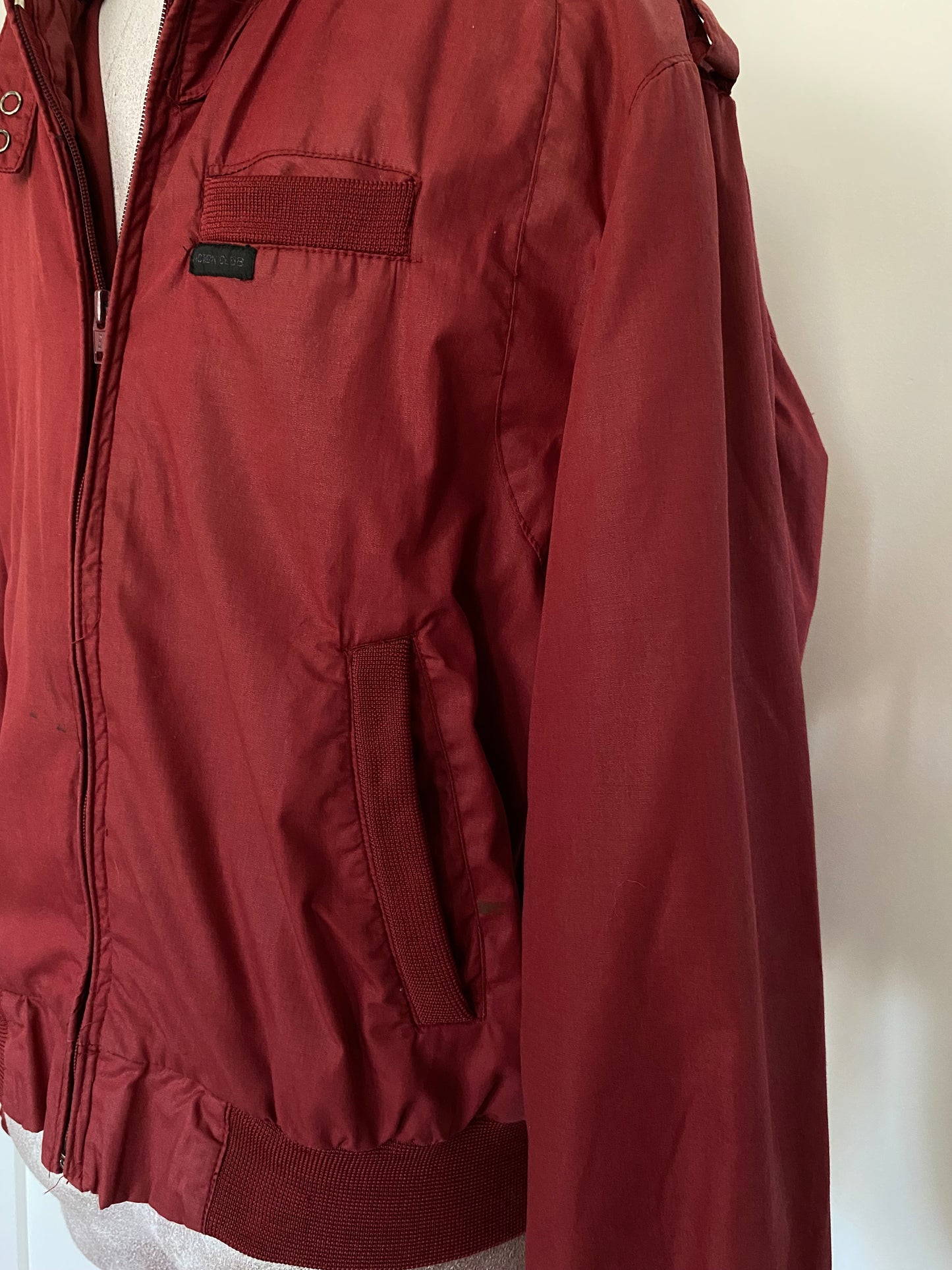 MLJ14- Burgundy snap jacket 42C