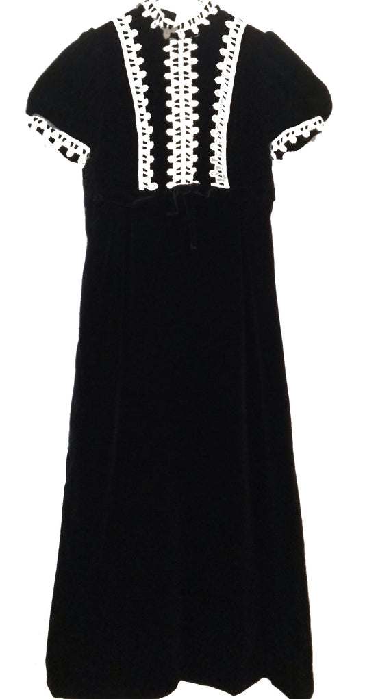 XL20- Black velvet xtra long dress 36C/32W