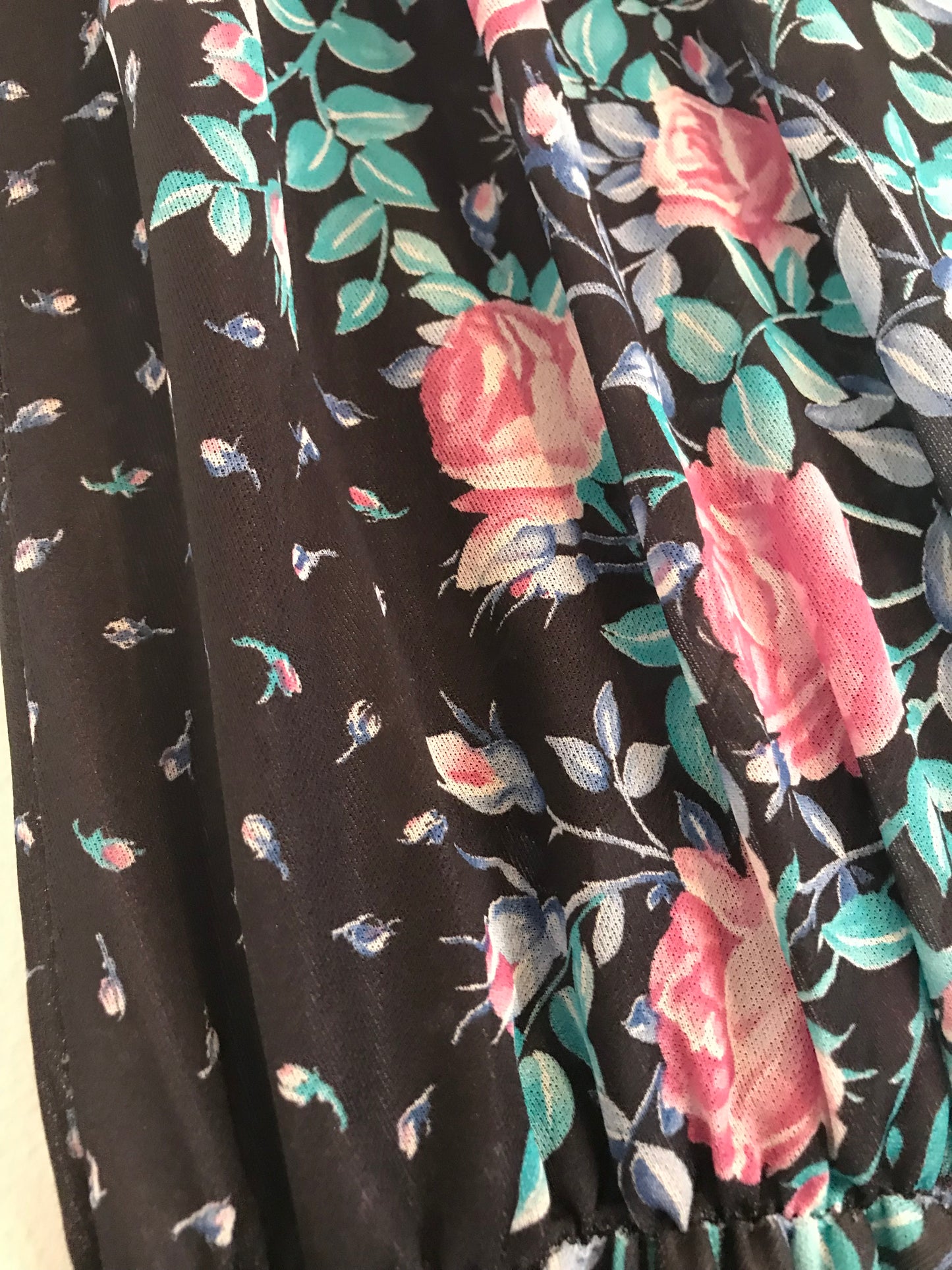 M56- Black with Aqua, pink floral midi dress 36C/28W