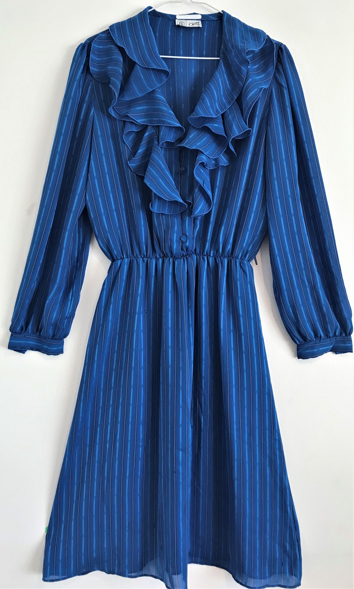 M60- Blue ruffle midi dress 38C/32W