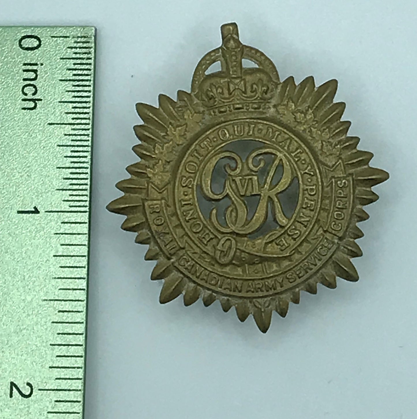 Mi07- Royal Army hat Badge