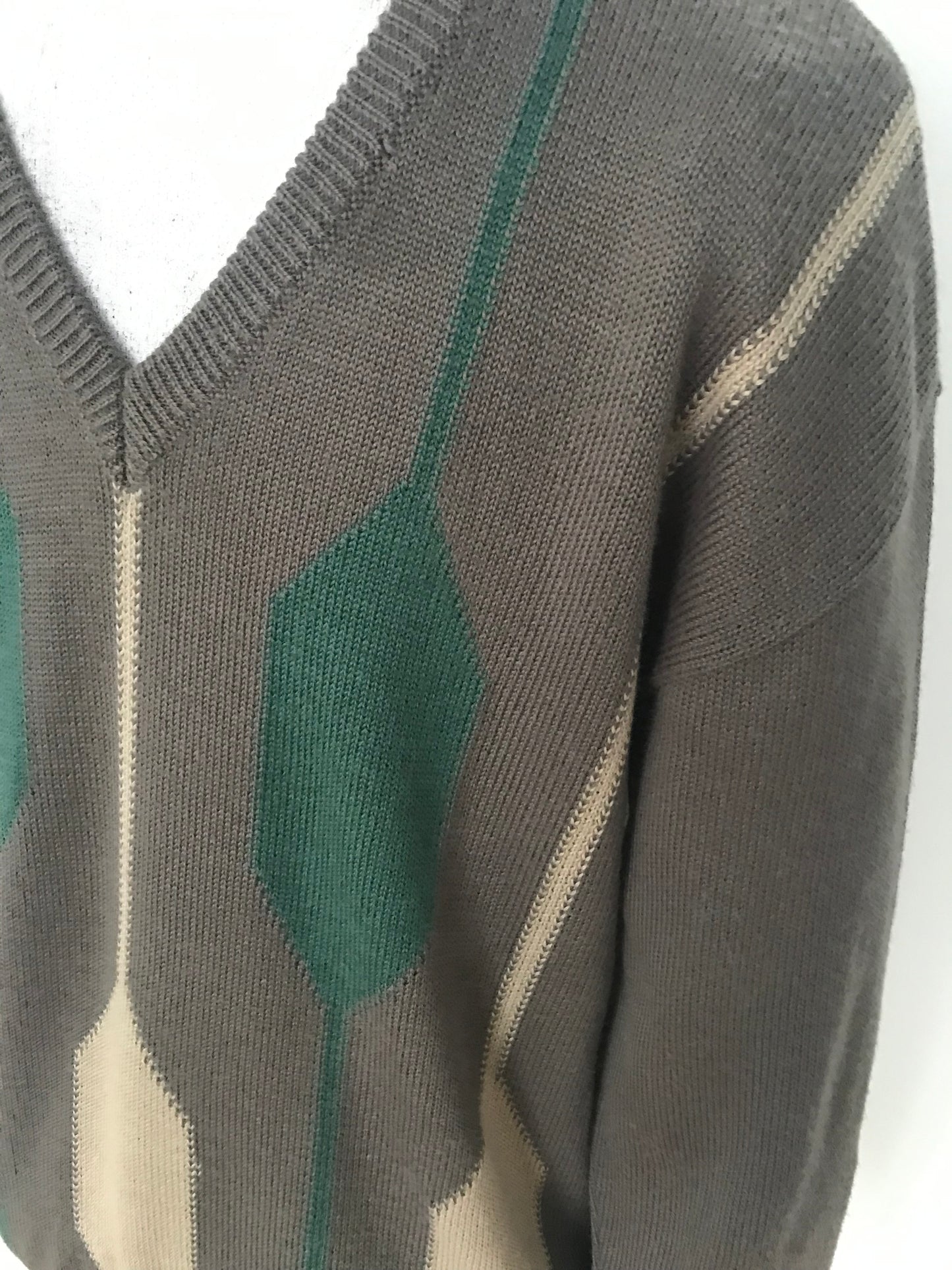 SW27- Khaki green sweater 42C