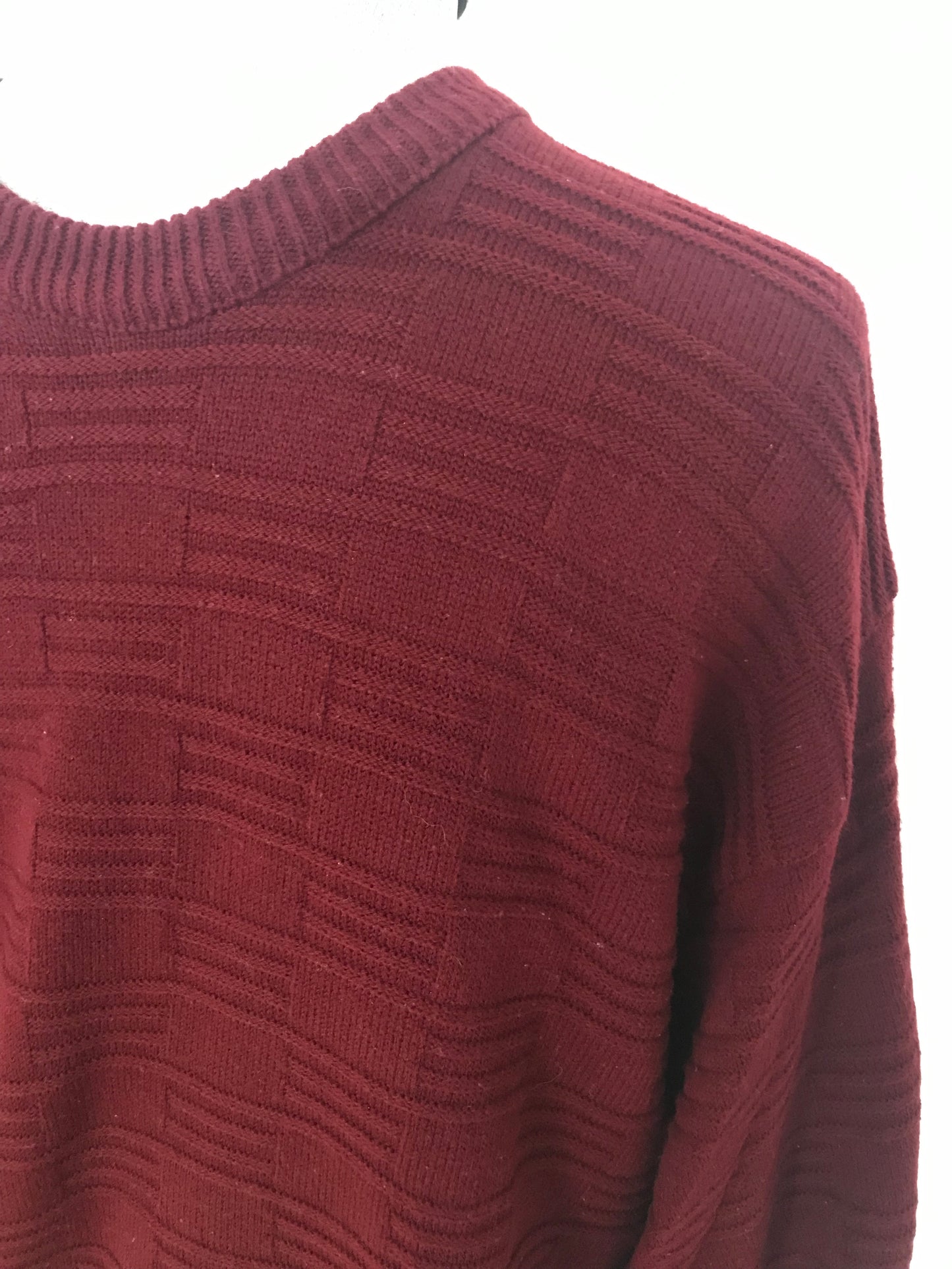 SW16- Burgundy sweater 44C