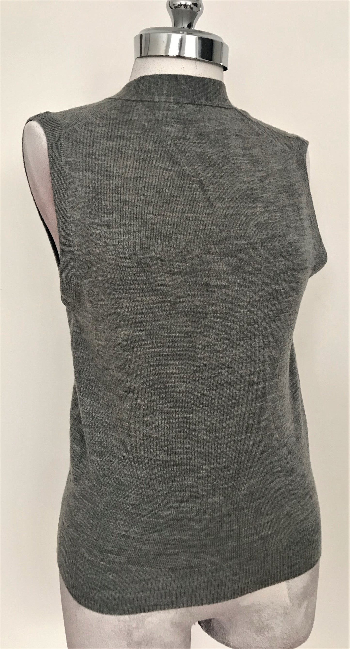 SV117- Heather grey sweater vest 32C