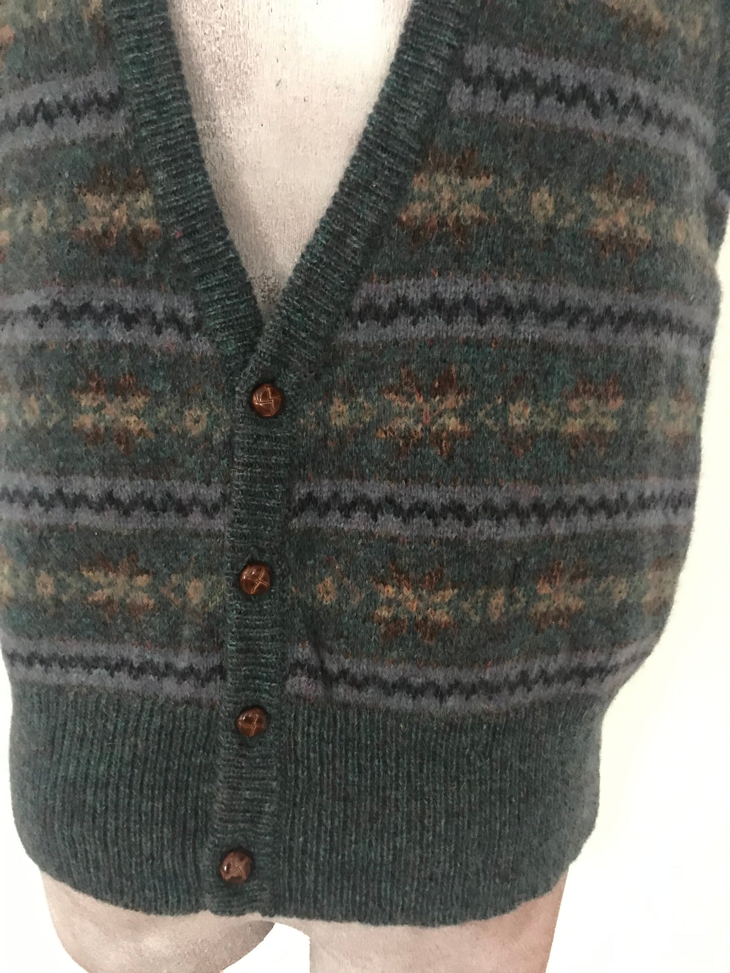 SV111-Multi sweater vest 36C