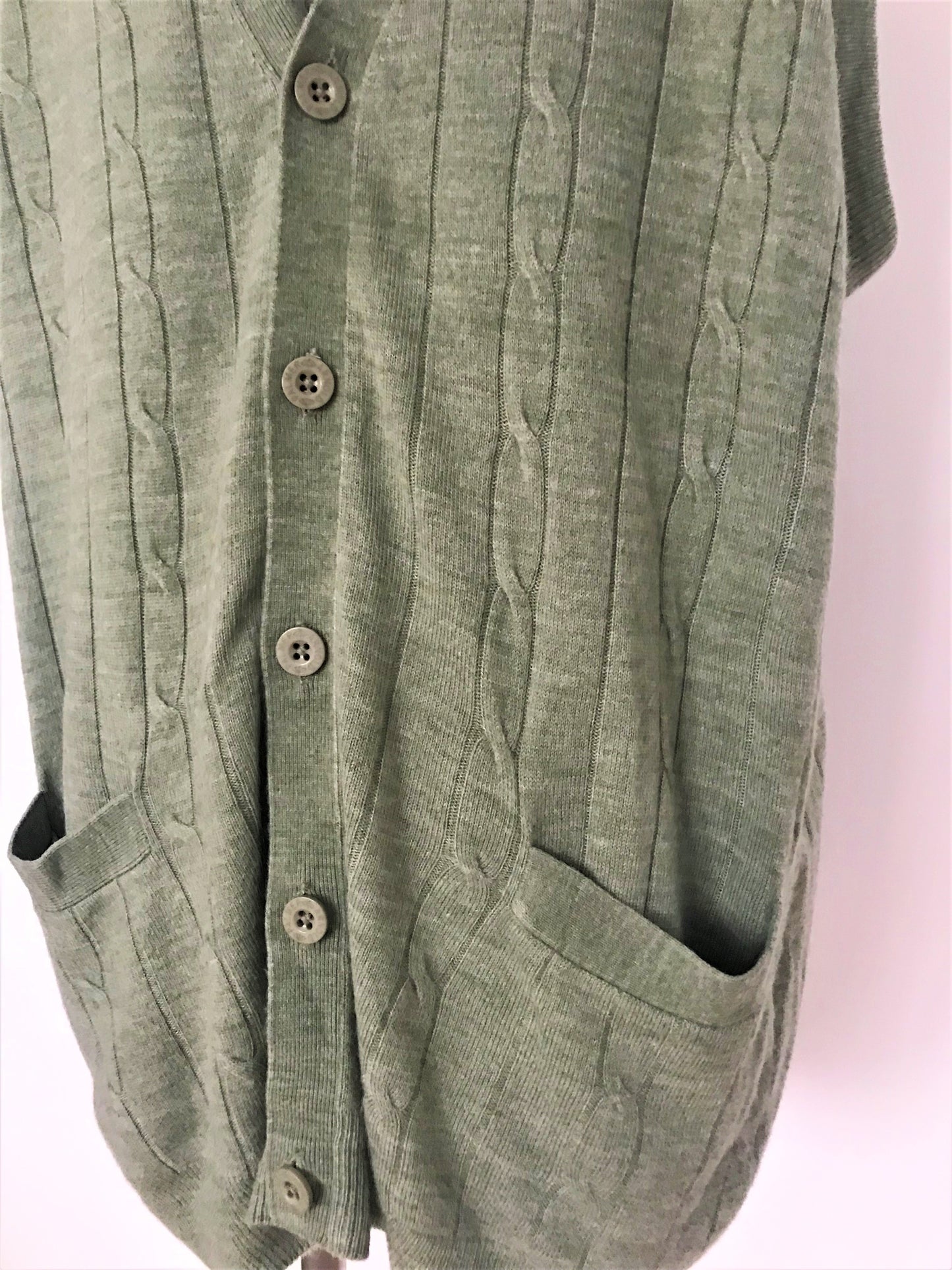 SV109- mint green sweater vest 40-42C