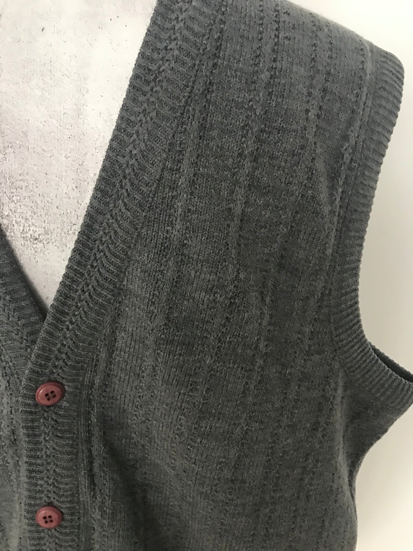 SV106-Grey cable sweater vest 45C