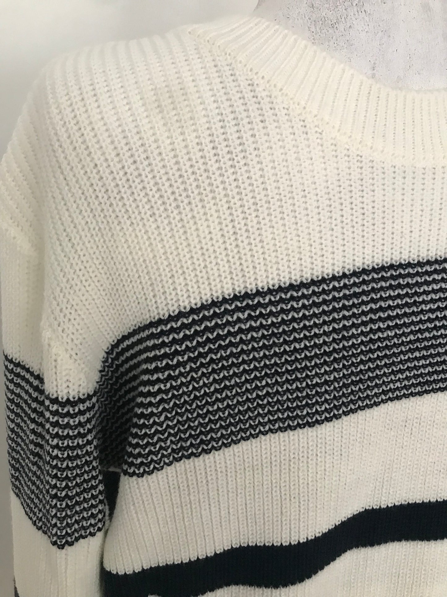 SW11- White Navy striped sweater 40C