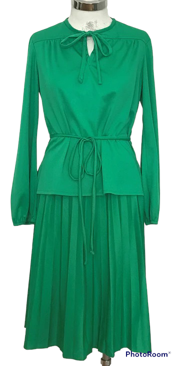 M70-Bright green midi 2pc dress 36C