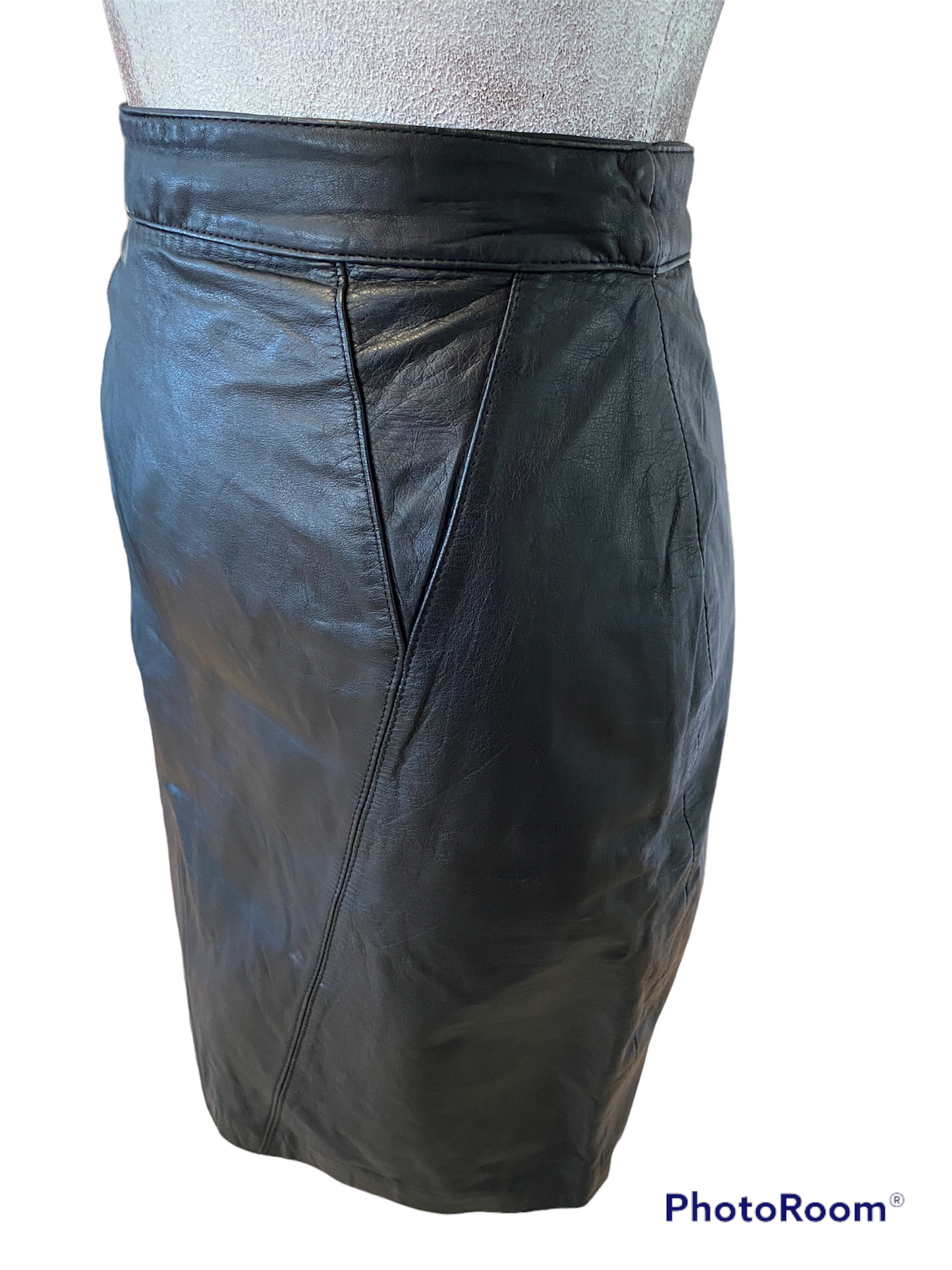 WS13- Black leather skirt 26W