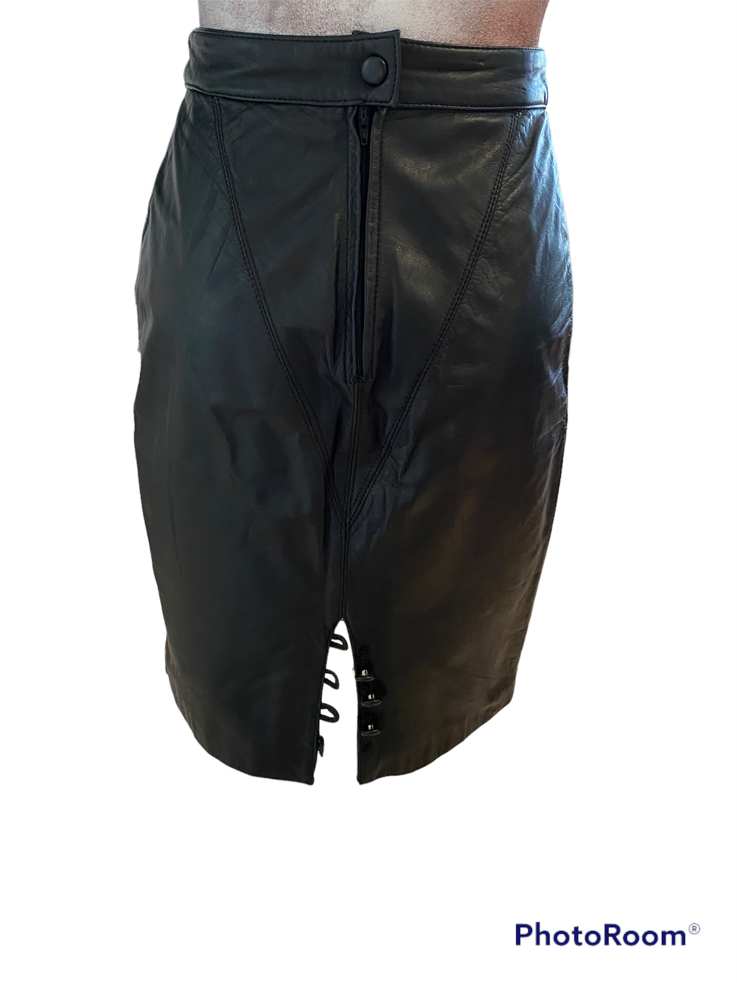 WS13- Black leather skirt 26W