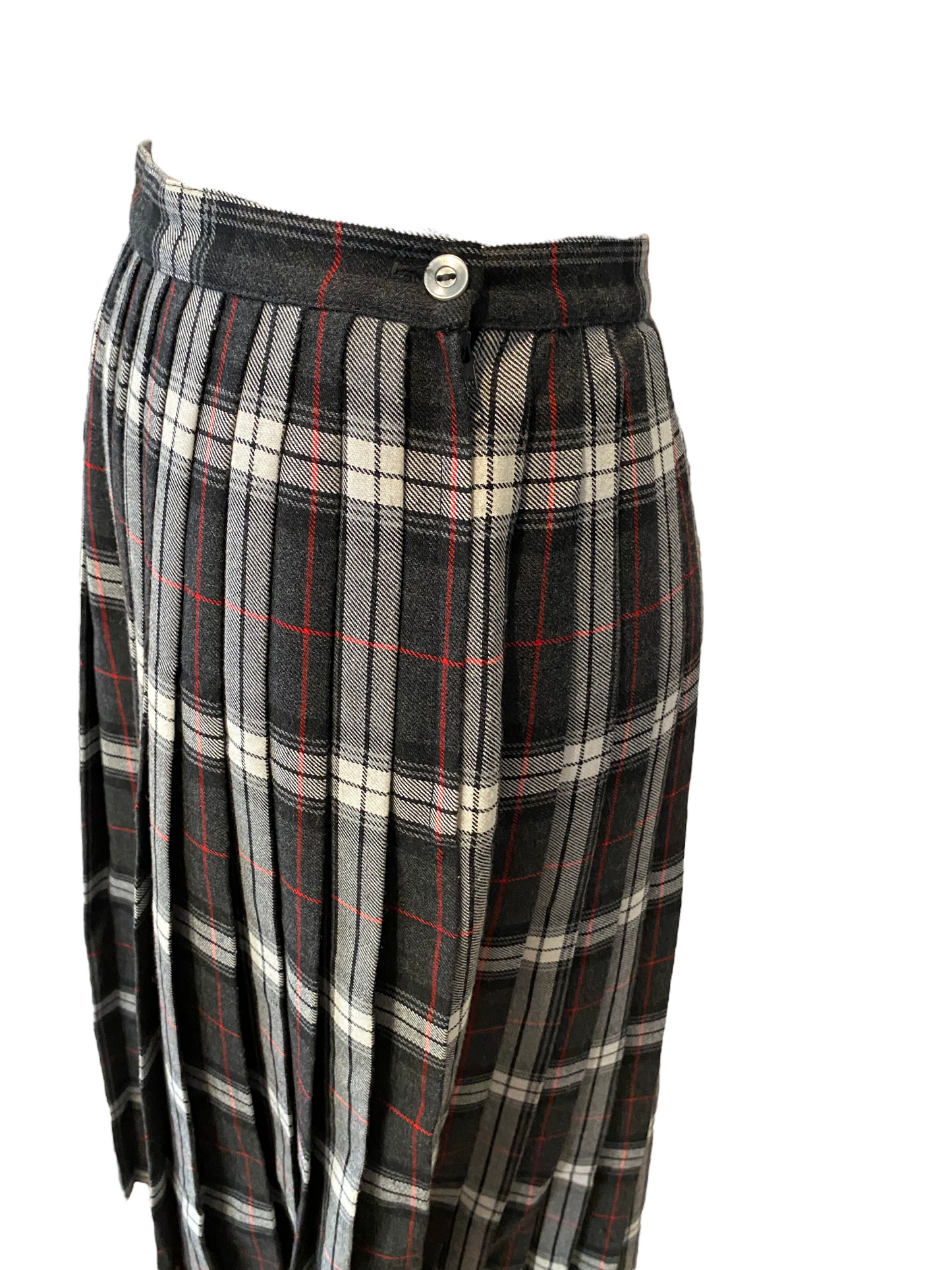 WS59- Black, white plaid skirt 26W