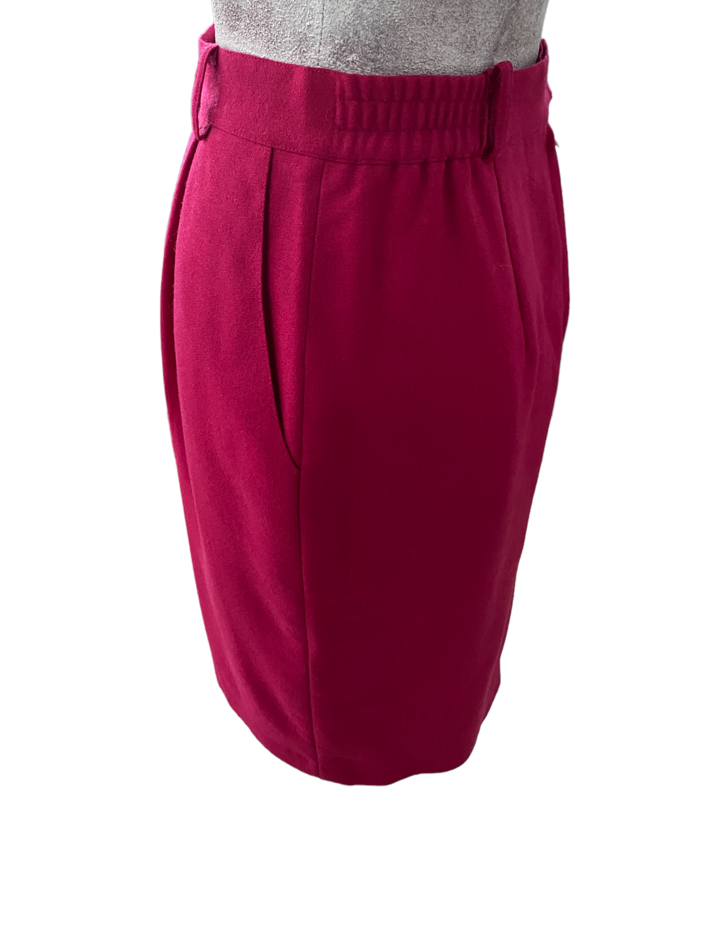 WS38- Fuchsia pencil skirt 30W