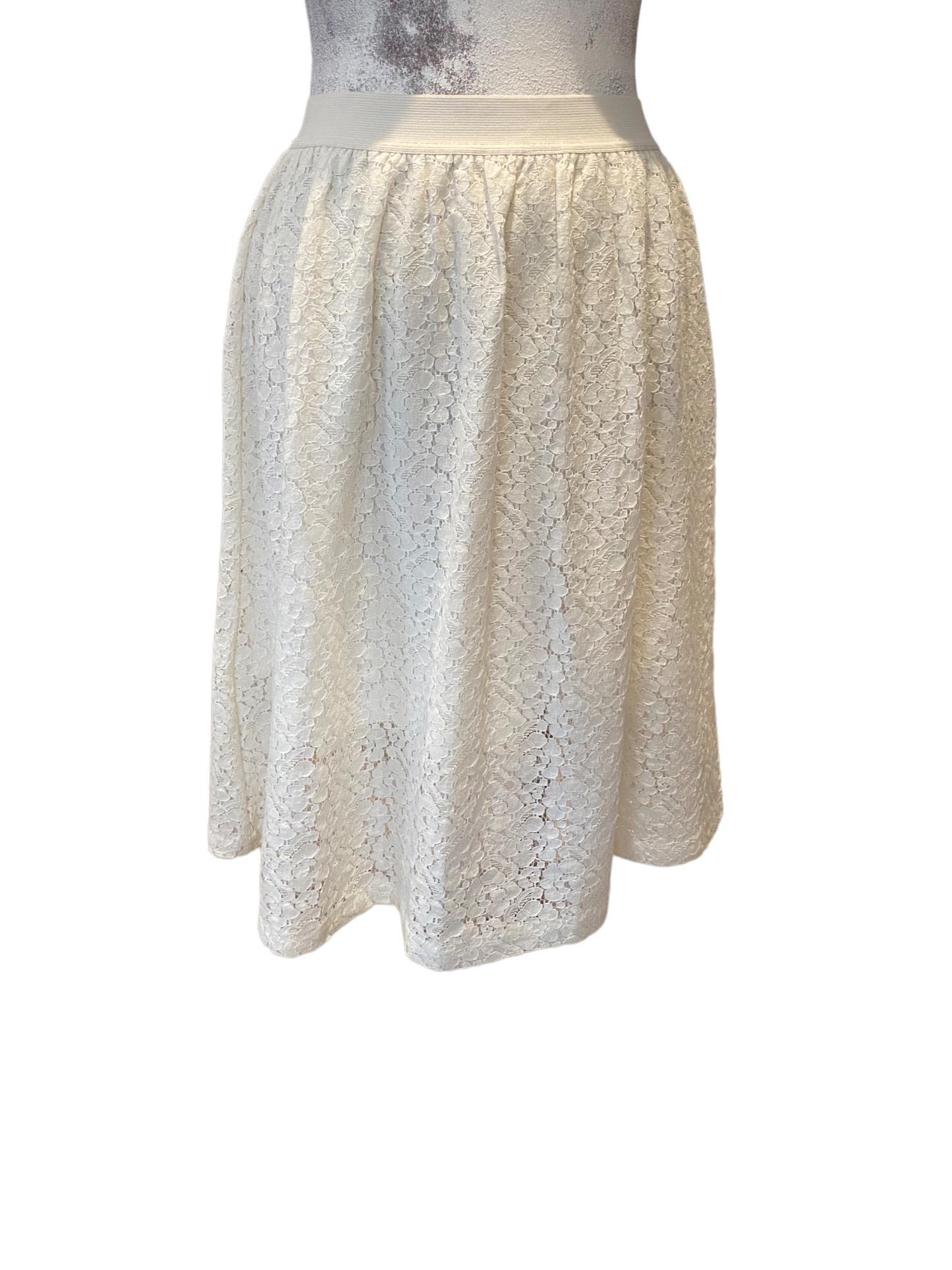 SW41-Cream lace skirt 28W