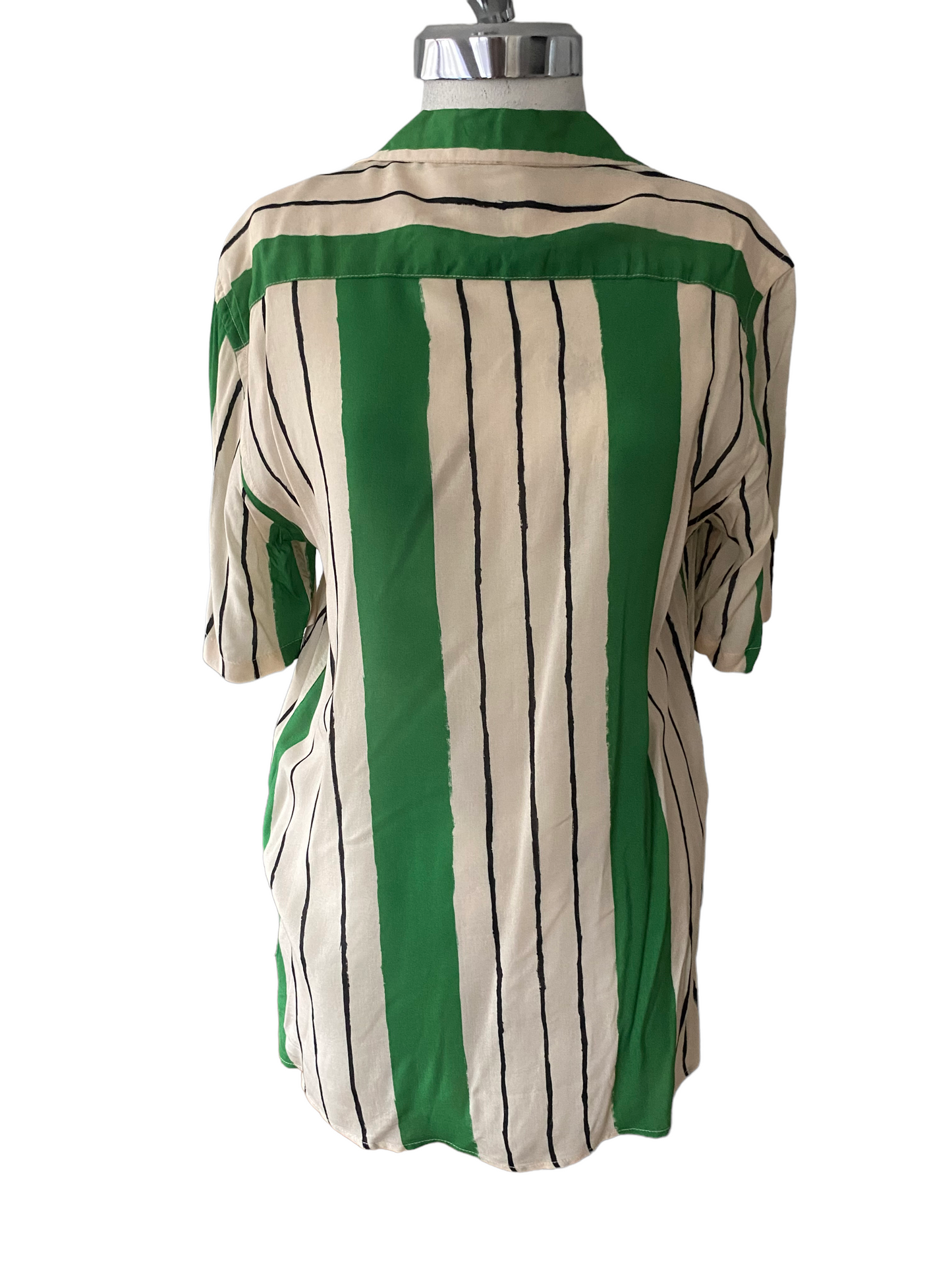 SH06-Cream with green striped shirt 37C